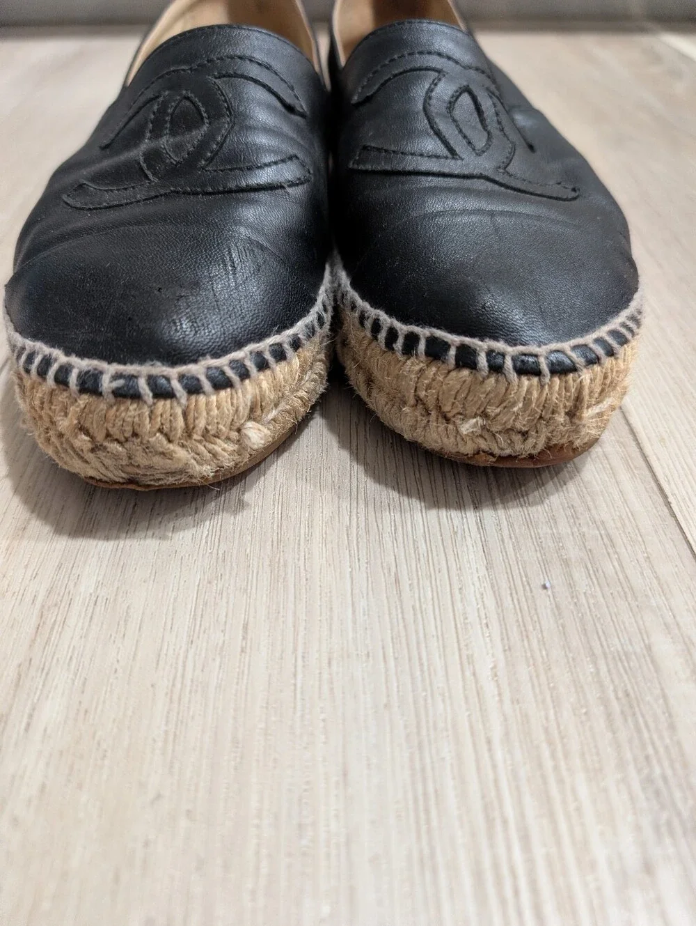 Pre-owner Chanel Black Leather Espadrille Flats Size 38